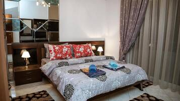2 chambres, bureau, accès au Wi-Fi (inclus), literie fournie