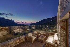 Terrace/patio - Villa Adagio with Private Heated Pool (Vrachasi)
