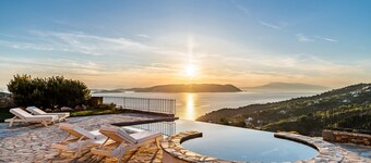 Rodon Luxury Villas "Aura"
