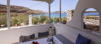 Anemelo beach house in Panormos