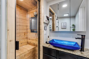 Shower, jetted tub, hair dryer, towels