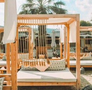 Property grounds - Estell’s sweet luxury house (Nees Pagases)