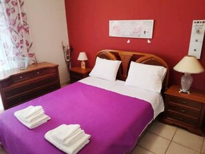 2 bedrooms, iron/ironing board, free WiFi, bed sheets - Alex’ s apartment in Trikala (Trikala)