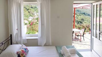 2 bedrooms, iron/ironing board, WiFi (free), bed sheets