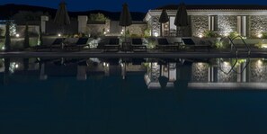 Pool - Lichnos Luxury Studio (Sourpi)