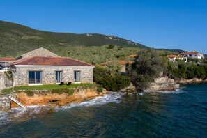 Exterior - Lichnos Luxury Suite (Sourpi)