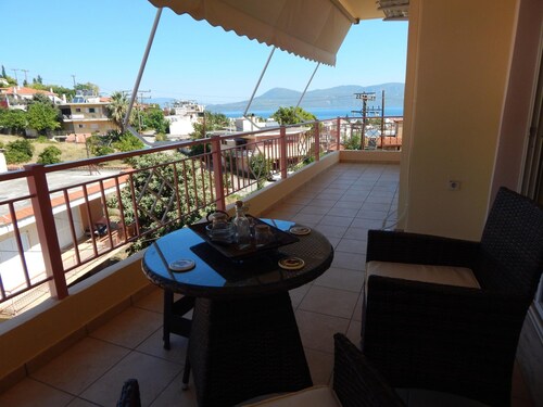 Angela's Apartment with beautiful balcony view