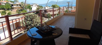 Angela's Apartment with beautiful balcony view