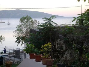 Property grounds - Studio on Agia Efimia seaside (Agia Effimia)