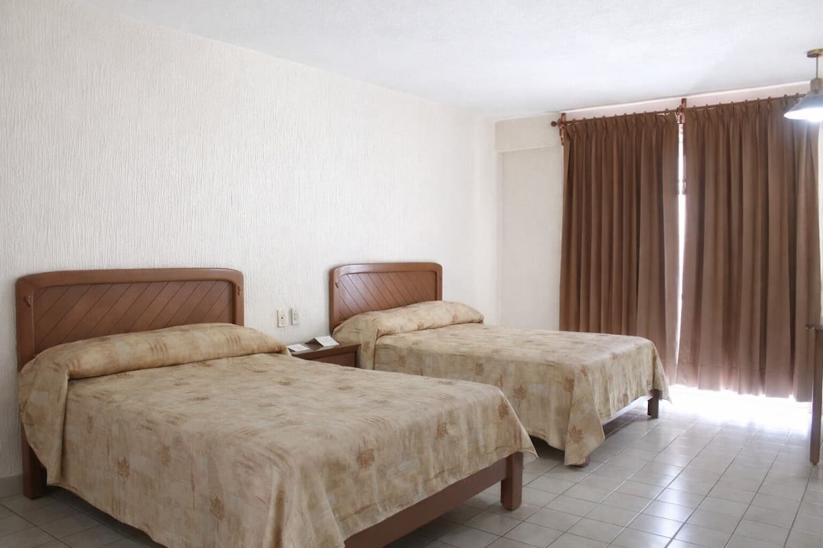 Chambre Double Standard, vue ville | Wi-Fi gratuit