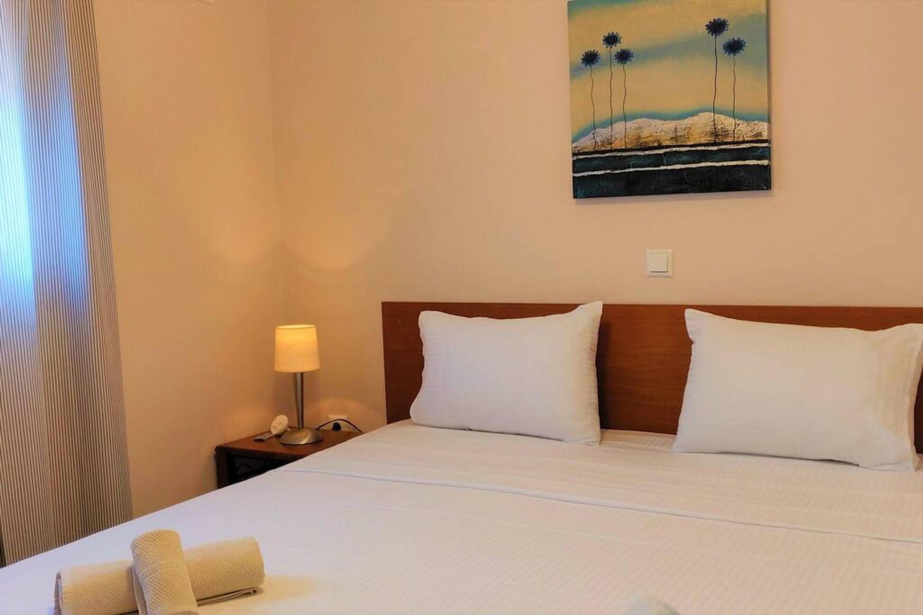 Iron/ironing board, travel crib, free WiFi, bed sheets