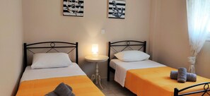 Iron/ironing board, travel cot, free WiFi, bed sheets - Myrtos Cottages Thalia (Divarata)