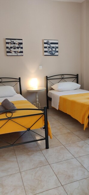 Iron/ironing board, travel cot, free WiFi, bed sheets - Myrtos Cottages Thalia (Divarata)
