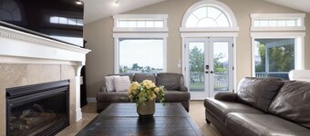 Private Ranch Retreat- Double Pickleball, Spa, Theater, Equestrian, VIEWS!!