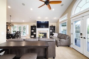 Living area - Private Ranch Retreat- Double Pickleball, Spa, Theater, Equestrian, VIEWS!! (Eagle Mountain)