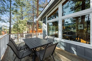 Outdoor dining - NEW! Arcade Room, Hot Tub, Pet Friendly Near Slope (Big Bear Lake)