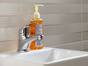 Handtücher, Seife, Toilettenpapier