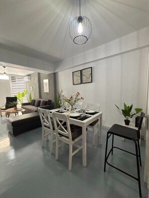 Dining - Sea Urban 4, Varkiza (Vari)