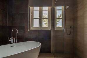Towels - Sinjura - Xaghra Holiday Home (Ix-Xagħra)