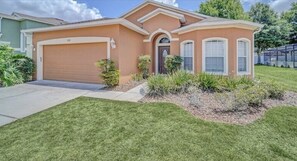 Exterior - KP Disney Enchanted Place Spacious- Pool & Spa- Only 15 Minutes to Disney (Davenport)