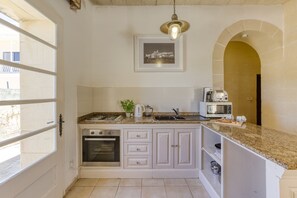Private kitchen - Villagg tal-Fanal - 3BDR (L-Għasri)