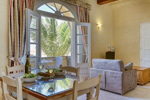 Dining - Villagg tal-Fanal - 1BDR (L-Għasri)