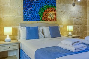 3 chambres, fer et planche à repasser, draps fournis