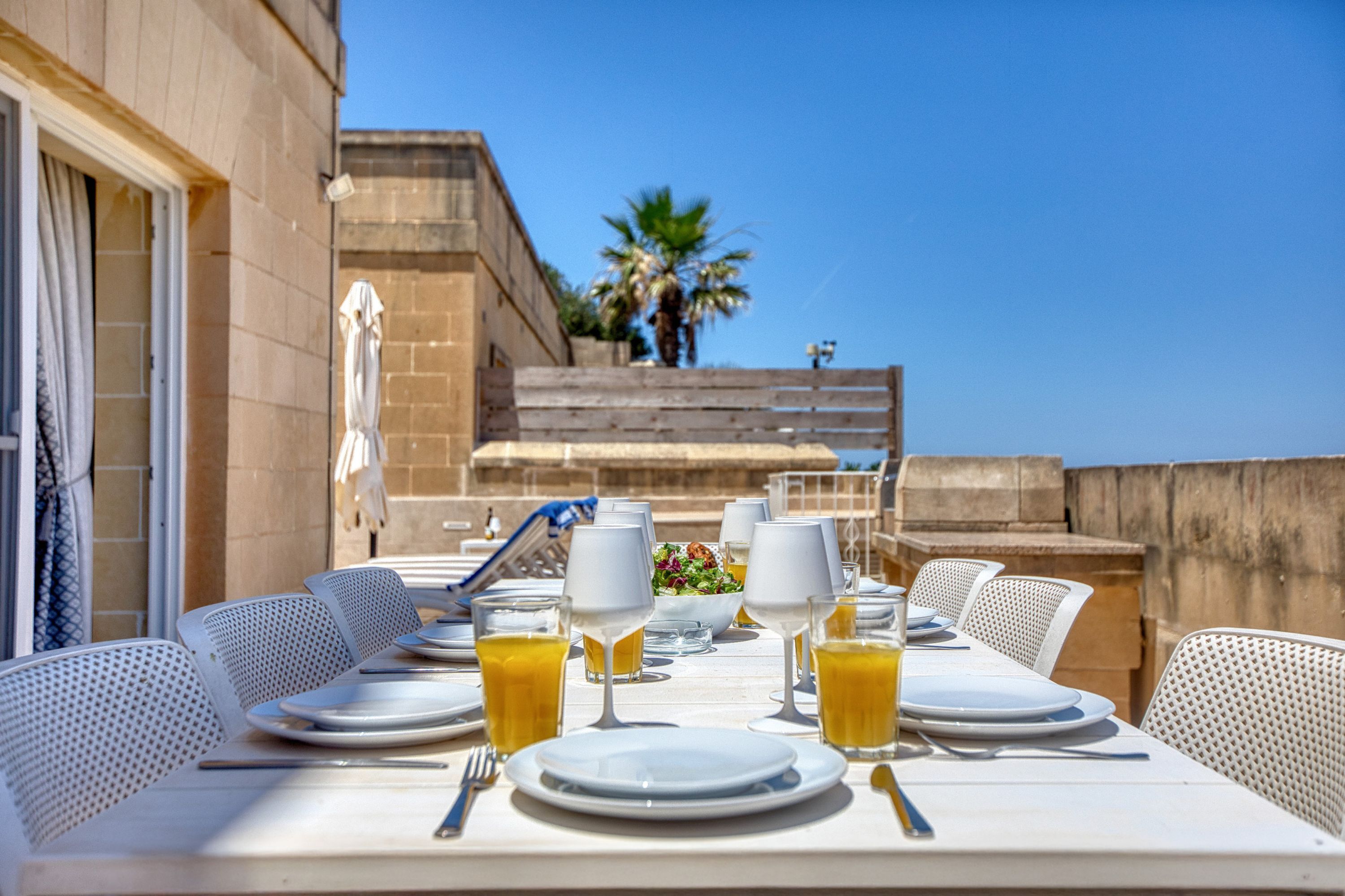 Outdoor dining