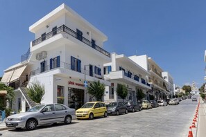 Exterior - Summer Grace , Tinos (Tinos)
