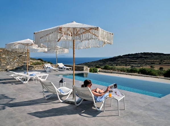 Pool - La Vitalite Luxury Villa in Paros (Aliki)