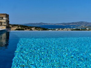 Pool - La Vitalite Luxury Villa Mer in Paros (Aliki)