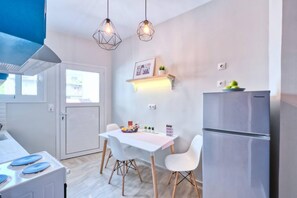 Dining - MUSE A Dreamy and Fresh New apartment (Athina)