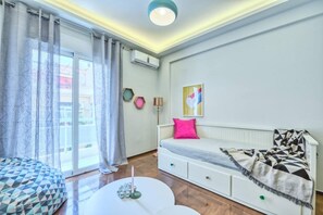 2 bedrooms, desk, iron/ironing board, travel cot - MUSE A Dreamy and Fresh New apartment (Athina)