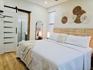 1 bedroom, iron/ironing board, WiFi, bed sheets - Ocean Rhythms- Brand New Coastal Garden King Suite (Negril)