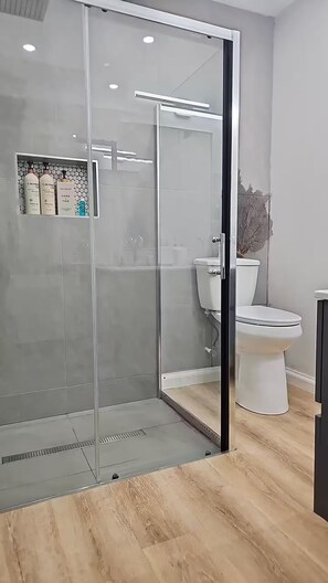Shower, hair dryer, towels, soap - Ocean Rhythms- Brand New Coastal Garden King Suite (Negril)