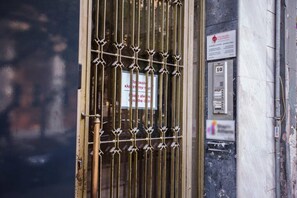 Exterior detail - Exclusive New Modern Apartment at Syntagma Square (Athina)
