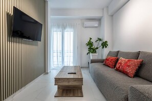 TV, offices - Acropolis Luxury Apartment (Athina)