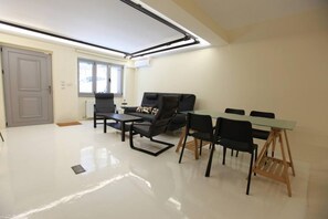 Interior - Elegant studio at the Acropolis hills (Athina)