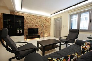 TV, offices - Elegant studio at the Acropolis hills (Athina)