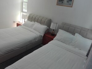 Room - Apartment 1, Spacious One-Bedroom with Two Single Beds (Picard, Portsmouth)