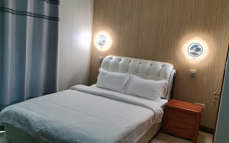 2 bedrooms, desk, iron/ironing board, free WiFi. Apartment 2, Two-Bedroom Apartment With Queen Beds