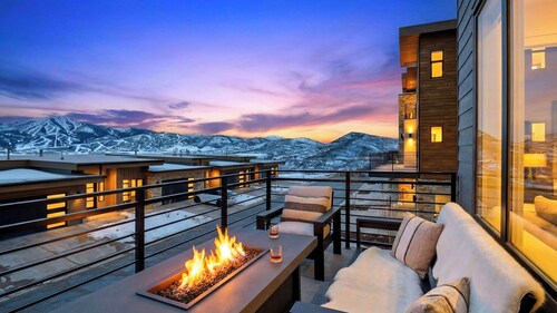 Apex Ridge Retreat by Avantstay Private Hot Tub + Fireplace + Mountain Views + Near Deer Valley East