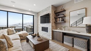 House (3 Bedrooms) | Interior - Apex Ridge Retreat by Avantstay Private Hot Tub + Fireplace + Mountain Views + Near Deer Valley East (Kamas)