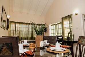 Dining - Cozy 2-bedroom apartment in perfect Prospect with AC (Prospect)