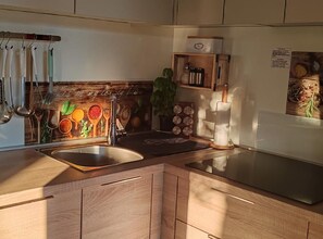 Refrigerador, microondas, parrilla de estufa y lavavajillas 