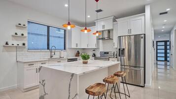 Comfort Room | Private kitchen