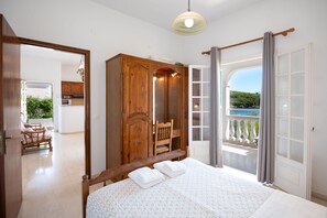 3 Schlafzimmer, Schreibtisch, Bügeleisen/Bügelbrett, Reisekinderbett