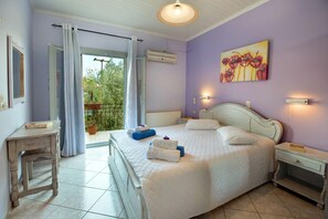 2 bedrooms, desk, iron/ironing board, travel cot - Chrisoula in Longos with 2 bedrooms and 1 bathrooms (Longos)