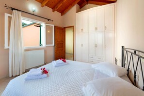 2 bedrooms, desk, iron/ironing board, travel cot - Aggelina in Lakka with 2 bedrooms and 1 bathrooms (Lakka)