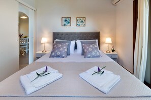 2 bedrooms, iron/ironing board, bed sheets